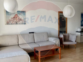 Apartament Spațios | 3 camere de închiriat | Complex Fe...