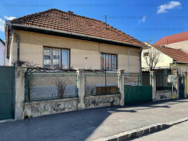 COLOSSEUM: Casa singur in curte Brasov Central