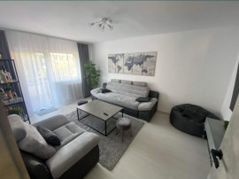 Apartament 4 camere decomandat, 80 MP, 2 bacloane, Zona Aur