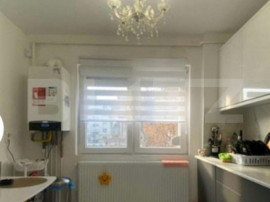 Apartament de vanzare 3 camere decomandat, zona Micro 16