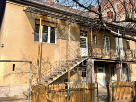 Casă individuală cu intrări separate in zona Complexul...