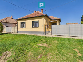 Casă cu 3 camere l&acirc;ngă frontiera Turnu