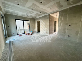 Duplex cu 5 camere, despartit prin camera tehnica, finisa...