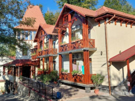 Pensiune superbă de v&acirc;nzare &icirc;n Sovata cu nota 9.7 pe B...