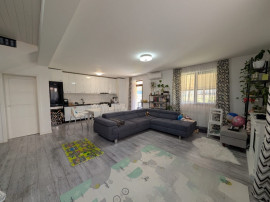 Casă duplex modernă cu 3 camere, teren 344 mp, zonă liniștită &ndash; Gilău