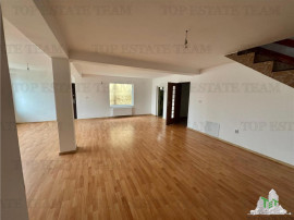 Casa individuala de / potrivita si pentru business in zona