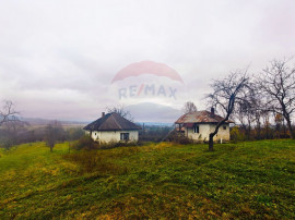 Teren de v&acirc;nzare Unguraș cu priveliște si anexe