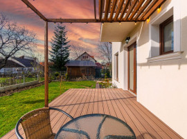 CASE NOI &Icirc;N ARHITECTURĂ ALPINO-MODERNĂ CU ALEE PRIVATA...