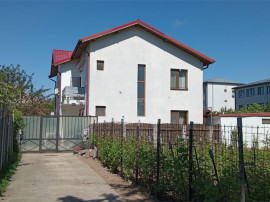 3 camere in vila si curte individuala