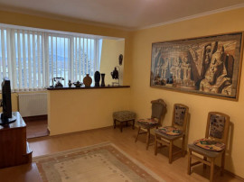 Apartament 4 camere, semidecomandat - zona Garii