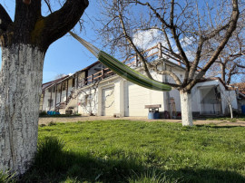 Casă de v&acirc;nzare cu teren generos &ndash; la doar 15 minute de