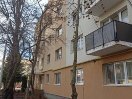 De &icirc;nchiriat apartament cu 4 camere pentru birou &icirc;n Sf&acirc;ntu Gheorghe