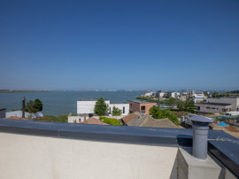 Casă P+1 cu Vedere la Lac | Locuință Premium