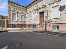 Apartament cu 4 camere 113 mp utili la curte Piata Catedr...