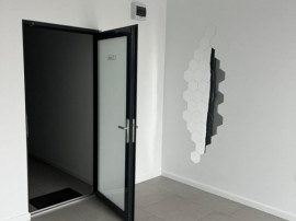 Spatiu comercial pentru birouri, situat in zona Casa de Cult