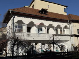 Casa de v&acirc;nzare in centrul orașului C&acirc;mpulung la preț...