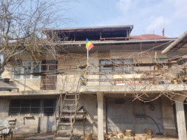 Casa D+P+M si teren Poiana Campina ideal investitie