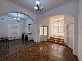 Casă S + P + Pod 200 mp pretabilă birouri, teren 427 mp, C