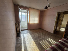 Apartament 2 camere, semidecomandat - zona Garii