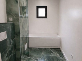 De vazare apartament cu 3 camere, Baia Comunala, 135.000 ...