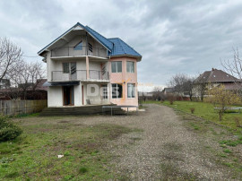 Vila pretabila Pensiune/Cresa/Azil Fermelor 300mp 415.000??