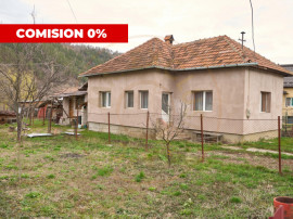 Casa individuala Leresti la strada principala+ teren 831 mp