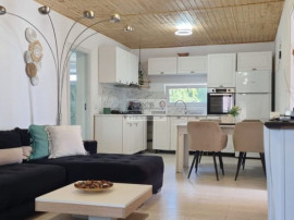 Spatiu comercial/Apartament la etaj/Teren 1187 mp
