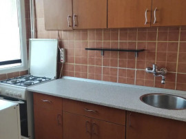 Dristor etaj 9 din 10 fix la metrou