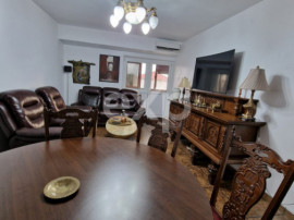 Ultracentral! Apartament spațios 3 camere, 2 băi și 2 bal