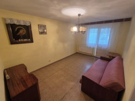 Apartament 2 camere, decomandat - zona Grivitei.