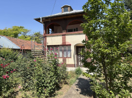 Casă P+M + cladire anexă + teren 1129 mp