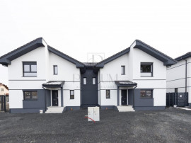 Duplex separat prin casa scarii - finisaje premium - compart