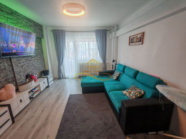 V&acirc;nd apartament cu 3 camere decomandate in centrul oraș...