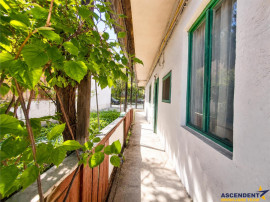 Casa individuala, compusa din 2 apartamente, zona Premium,