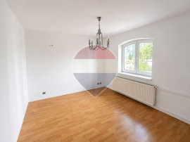 Vilă 6 Camere | Vis-a-vis One Cotroceni | 170 mp | 2 Loc...