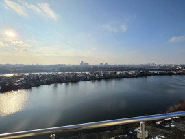APARTAMENT CU TERASA GENEROASA SI VEDERE UNICA CATRE LAC