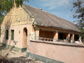 Casa in satul Gad comuna Ghilad