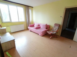 Apartament cu 3 camere in zona Matei Voievod