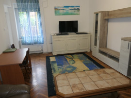 Apartament 2 camere decomandat, central - Podgoria, parter î