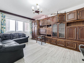 Apartament cu 3 camere de vanzare în cartierul Aurel Vlaicu