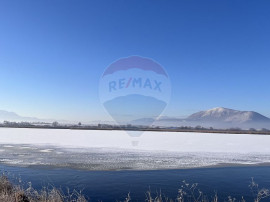 Teren pentru "retreat" , langa lacul Dumbravita, Halchiu,...