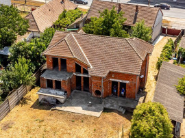 Două case pe Calea Radnei comision 0