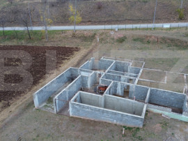 Teren intravilan cu proiect de casa 2600, zona Hapria