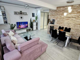 Apartament 3 camere zona Sub Cetate