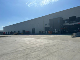 Spațiu cu rafturi pentru Logistică/Depozitare