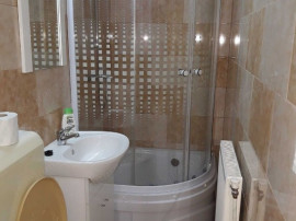 1 camera in zona Buziasului