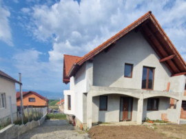 Casa 5 camere +500mp teren Sura Mare
