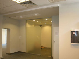 Zona Iuliu Maniu 90 mp trafic intens pietonal