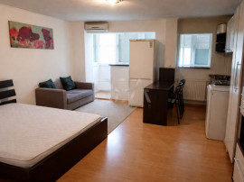 Garsonieră, Muncii, et. 3, 34 mp, metrou, renovat, anvelopa