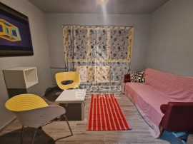 Garsoniera la etajul 2, mobilata, zona Complexului Studen...